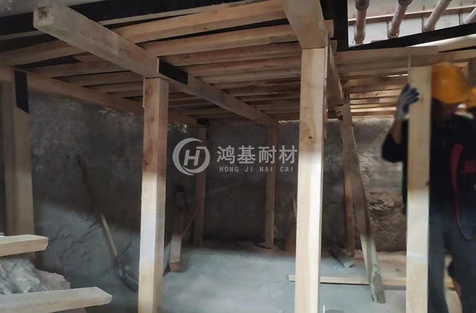 熔铝炉炉顶施工