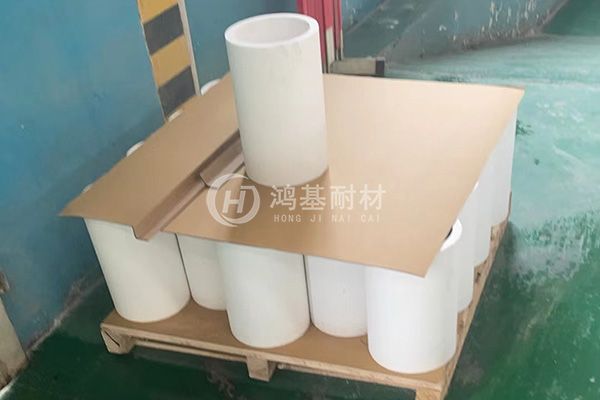 刚玉碳化硅浇注料坩埚